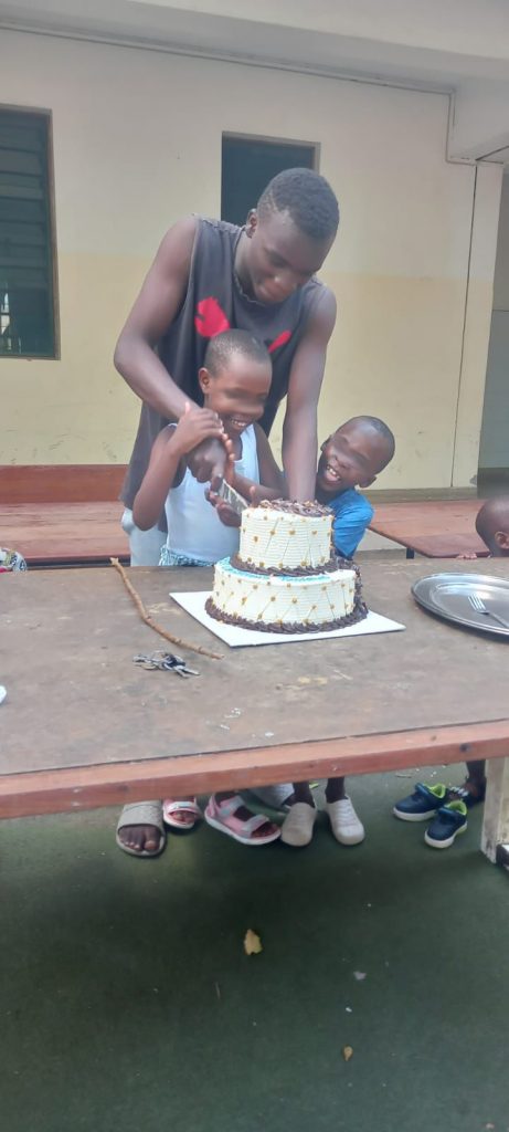 „Cutting the Cake“ zum neuen Jahr „Cutting the Cake“ zum neuen Jahr